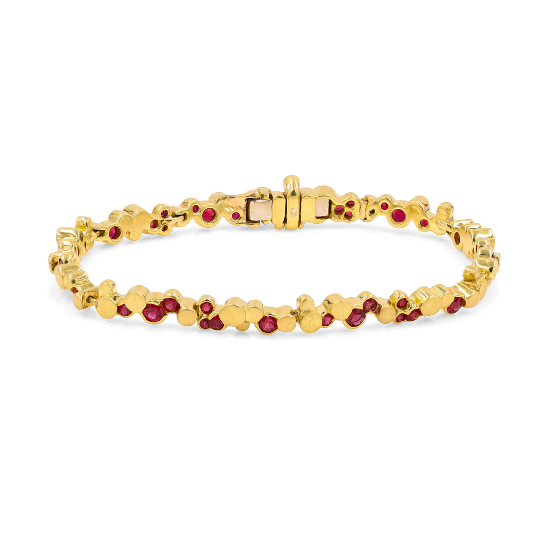 Ruby BubbeLLes bracelet in 18kt yellow gold, luxurious delicate chain that sparkles on the wrist